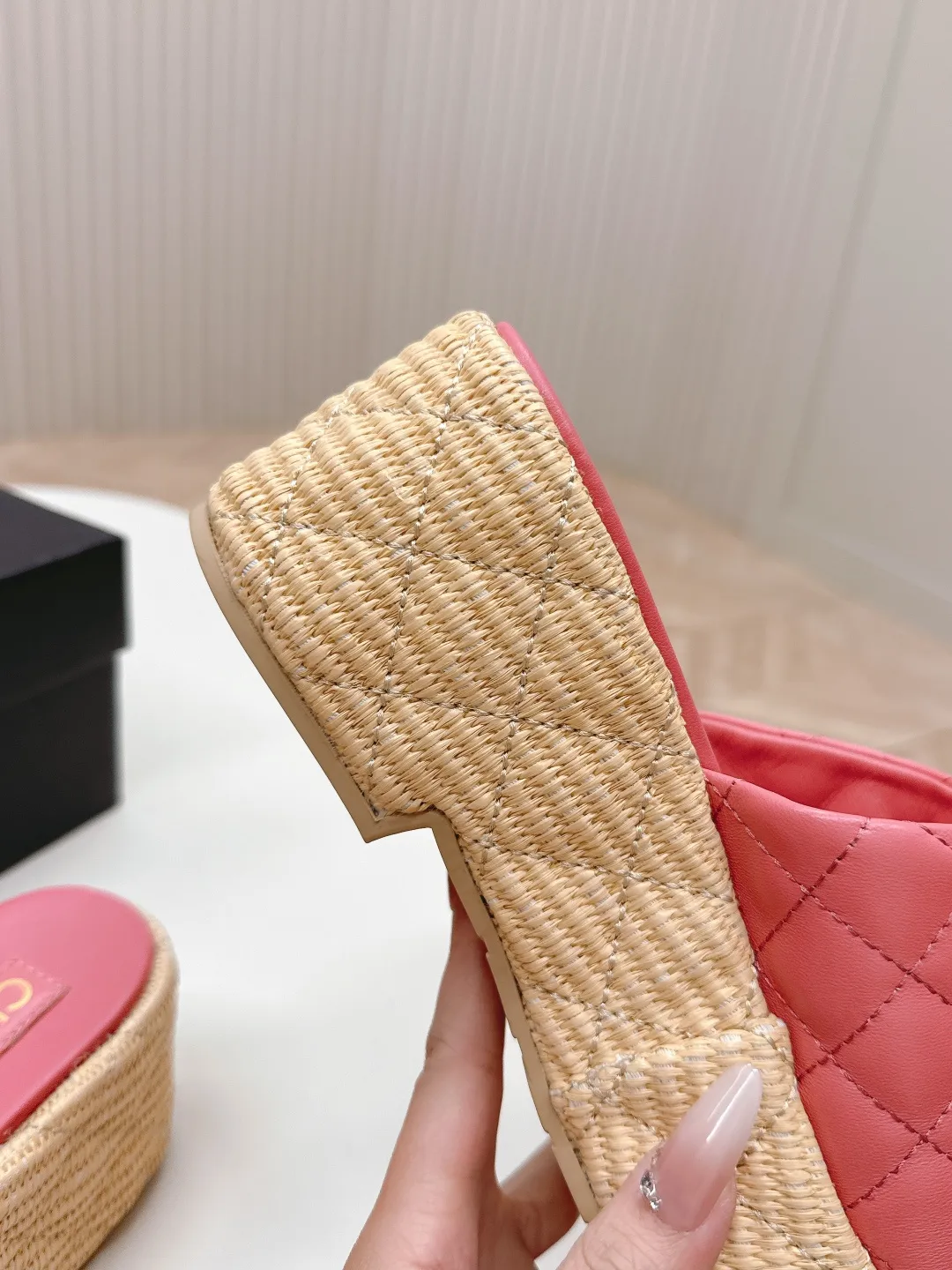 👟👟Ex-factory price 560👟👟 CHANEL Chanel 2025 new sandals and slippers series classic series every style is great rhombus platform sandals and slippers elegant and noble comfortable and versatile upper: sheepskin foot pad: sheepskin sole: rubber outsole size: 35-40